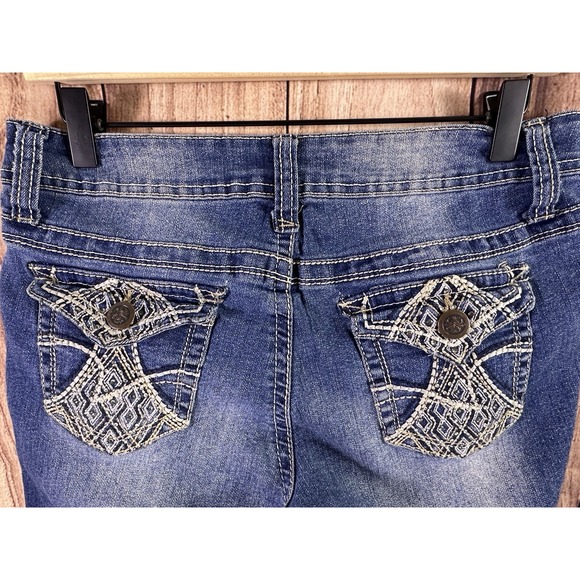 No Boundaries Women Jean 27W x 30L Size 13 Mid Rise Embroidered Pockets Stretch - Picture 2 of 16